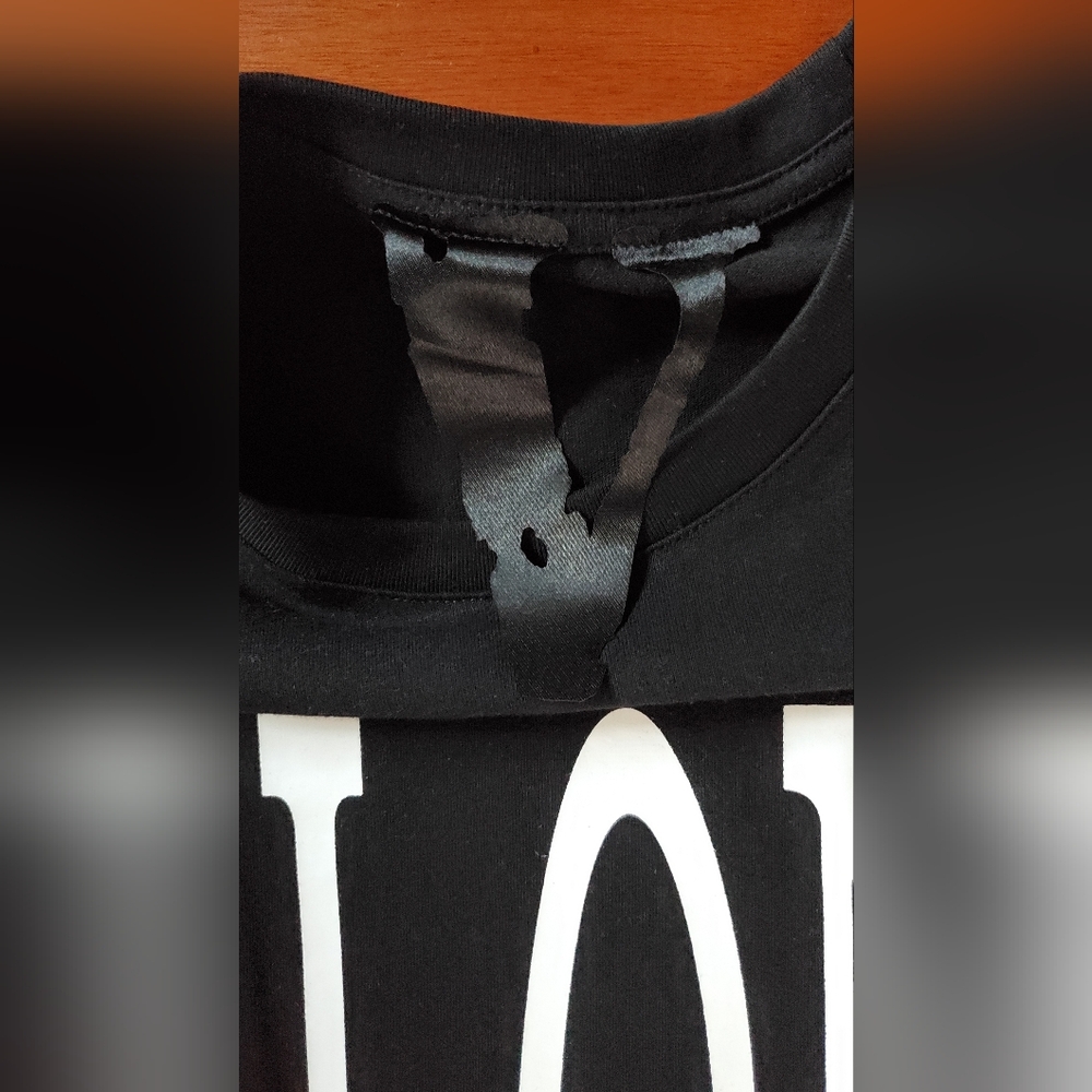 VLONE Black and Blue Snake Graphic Tee - Picture 4 of 7
